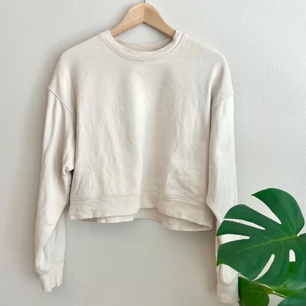 girlfriend collective crop sweatshirt